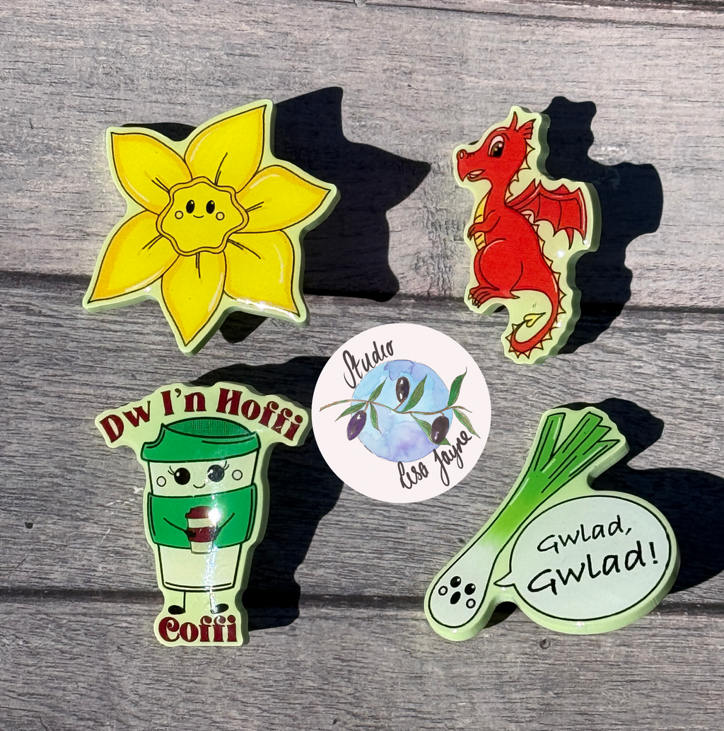 New Welsh Pin collection Daffodil, dragon, leek singing Welsh National Anthem Gwlad, Dw in hoffi coffi cup that means I live coffee in Cymraeg Cymru St David's Day