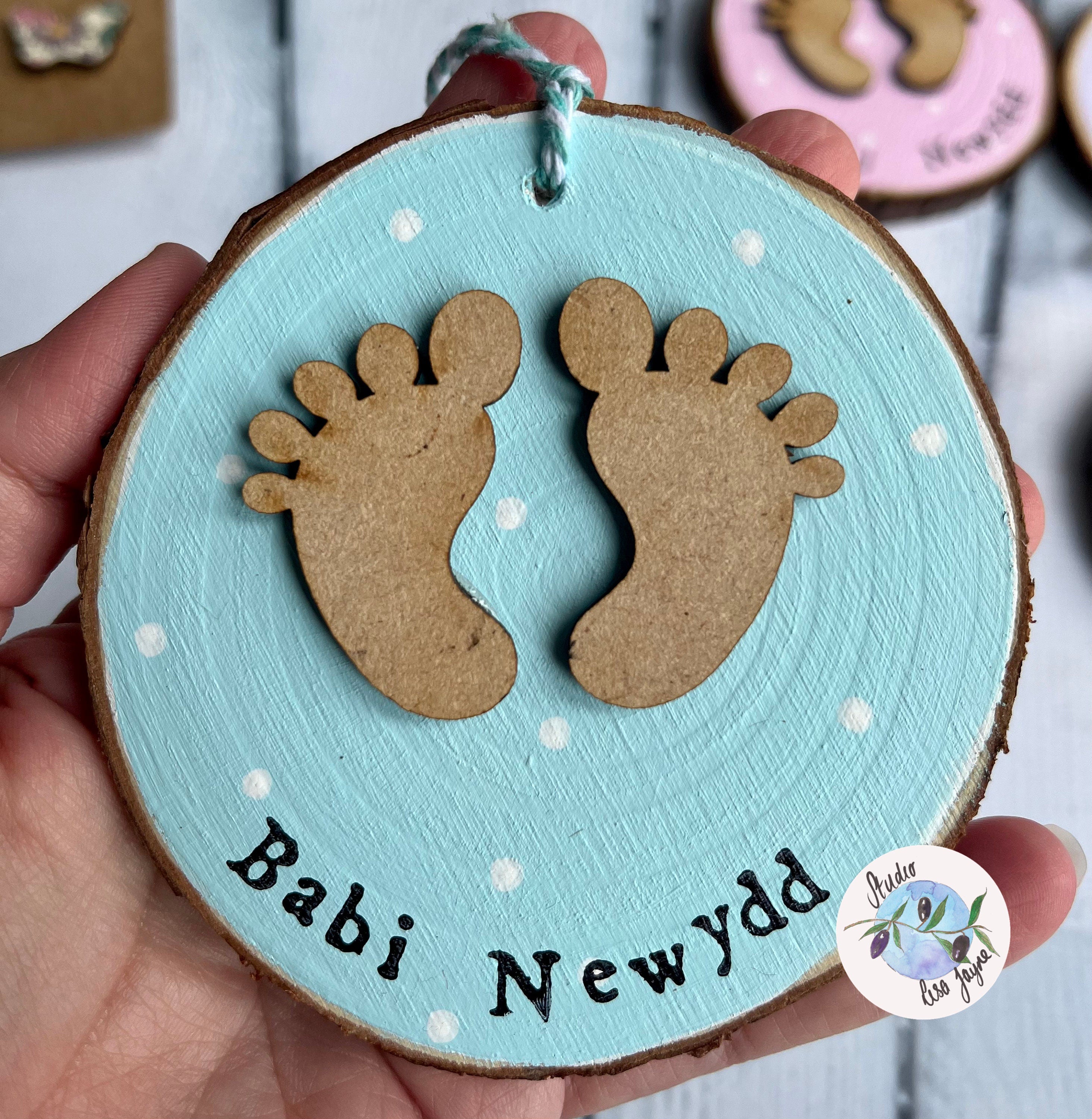 Babi Newydd Welsh New Baby Log Slice Decor