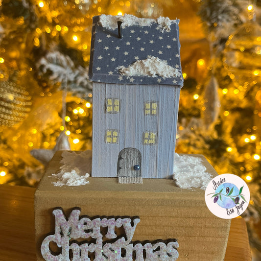 Rustic Style Christmas House ‘Merry Christmas’