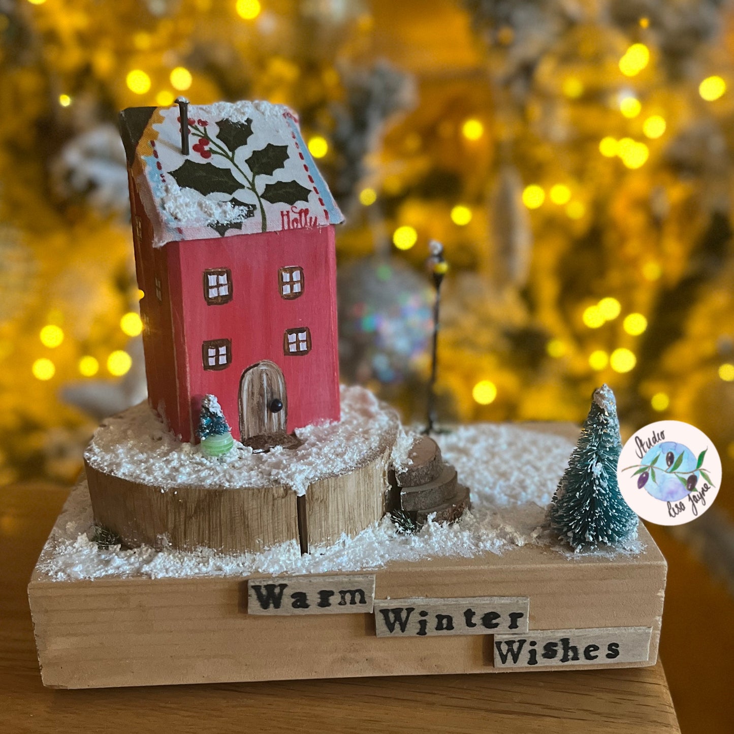 Rustic Style Christmas House ‘Warm Winter Wishes’