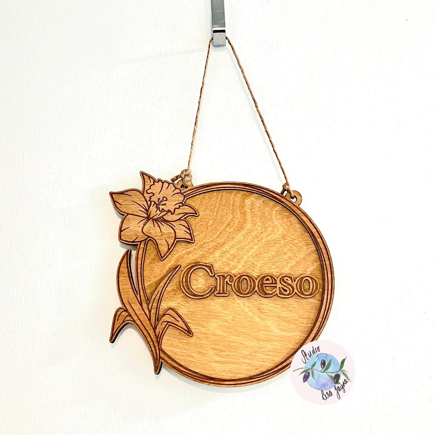 Welsh Daffodil Croeso (Welcome) Large Carved Wooden Decoration