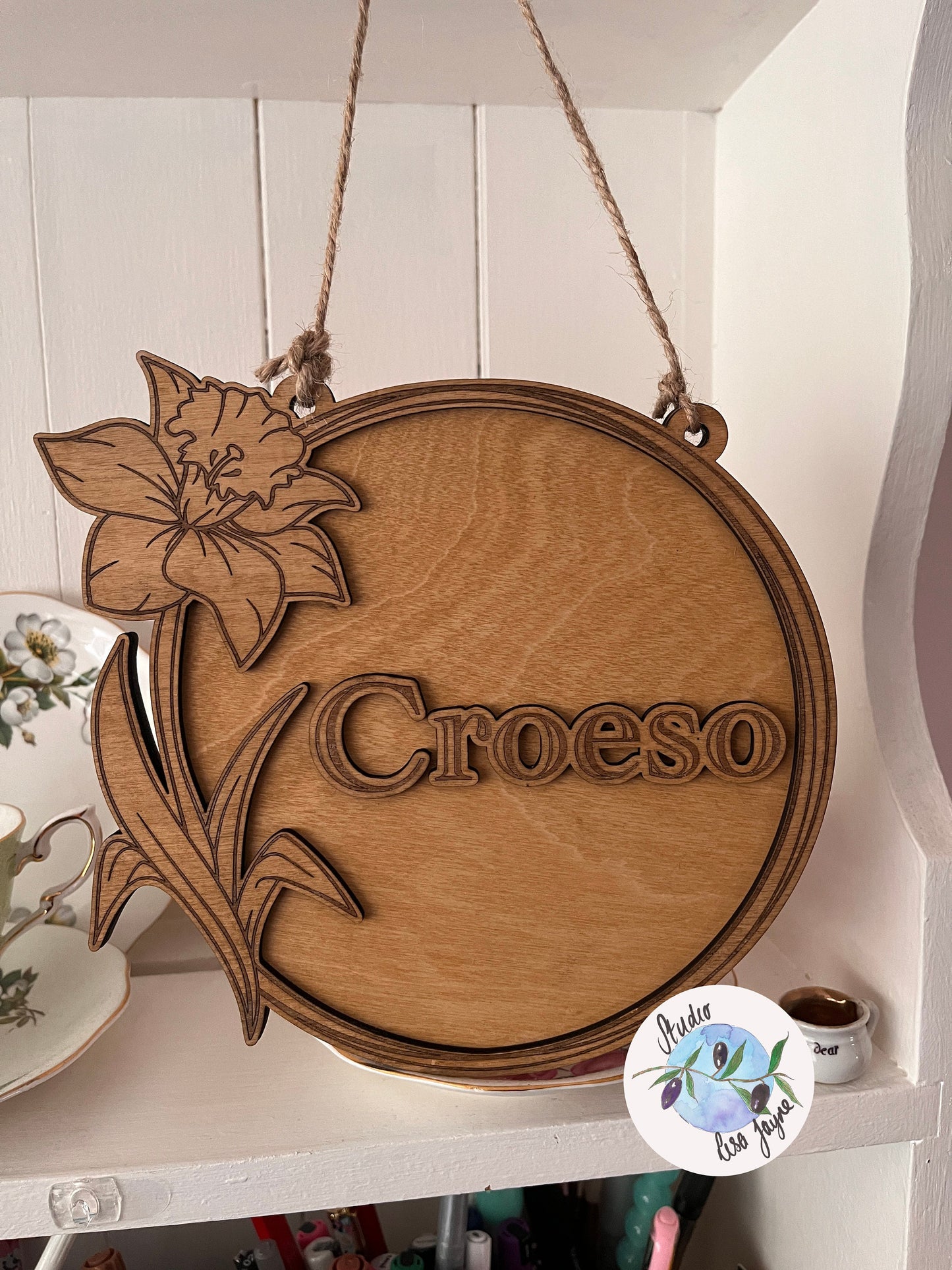 Welsh Daffodil Croeso (Welcome) Large Carved Wooden Decoration