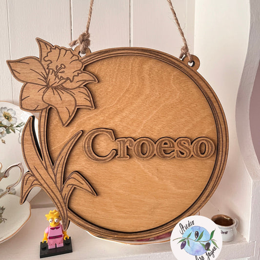 Welsh Daffodil Croeso (Welcome) Large Carved Wooden Decoration