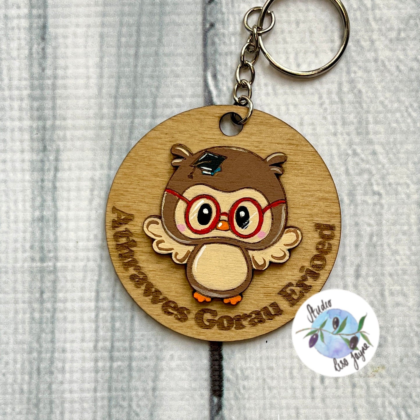 Welsh Best Teacher Ever|Athro Gorau Erioed|Athrawes Gorau Erioed Handpainted Wooden Keyring - Wise Owl