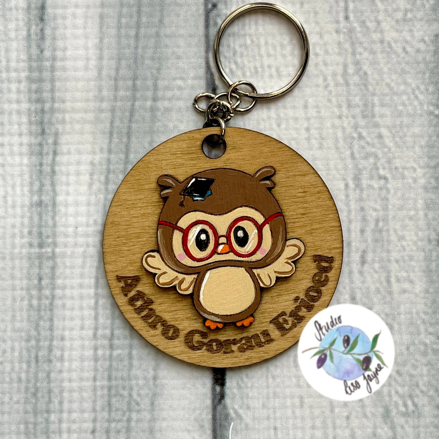 Welsh Best Teacher Ever|Athro Gorau Erioed|Athrawes Gorau Erioed Handpainted Wooden Keyring - Wise Owl