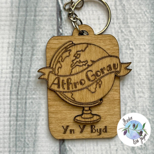 Athrawes Orau Yn Y Byd|Athro Gorau  Best Teacher In The World Wooden Keyring - Globe