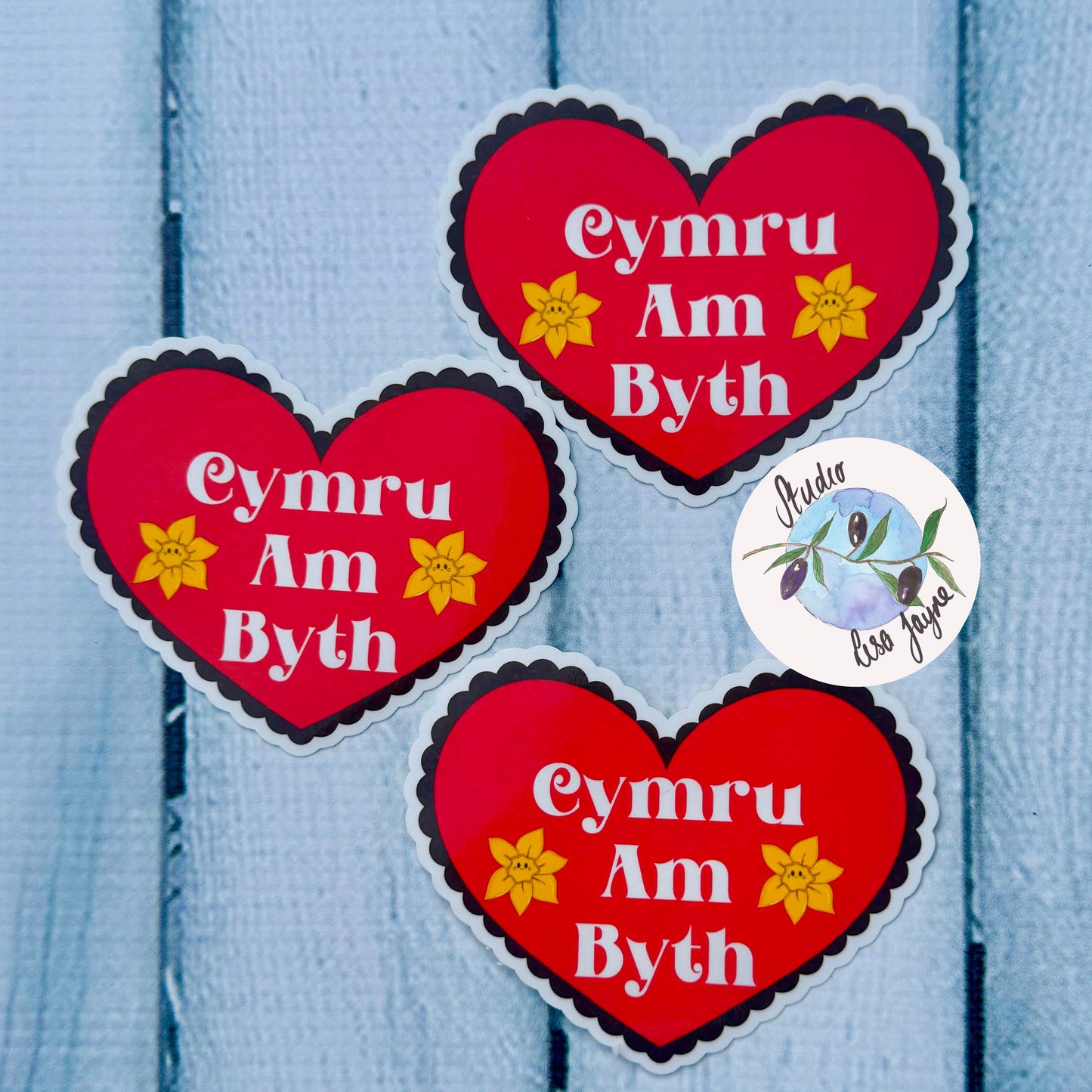 Cymru Am Byth Heart Design Featuring Dilys Daffodil Waterproof Vinyl Sticker