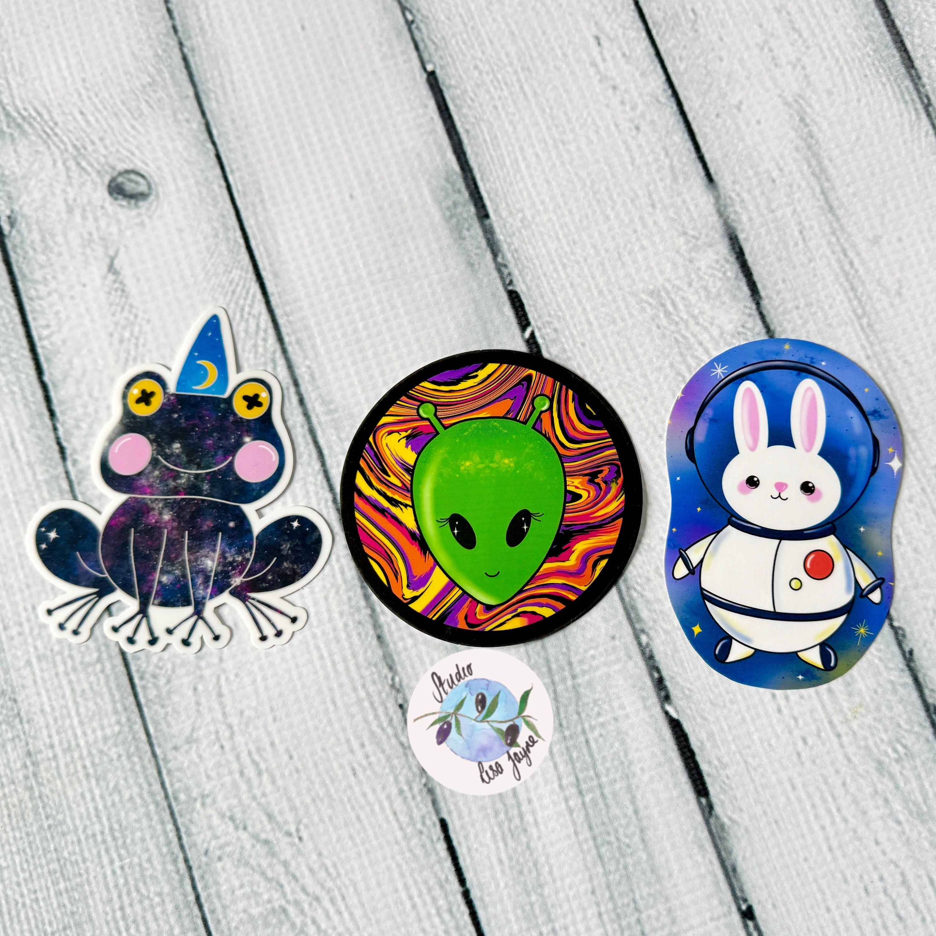 Alien Tie Dye Psychedelic Effect Round Circular Waterproof Vinyl Sticker